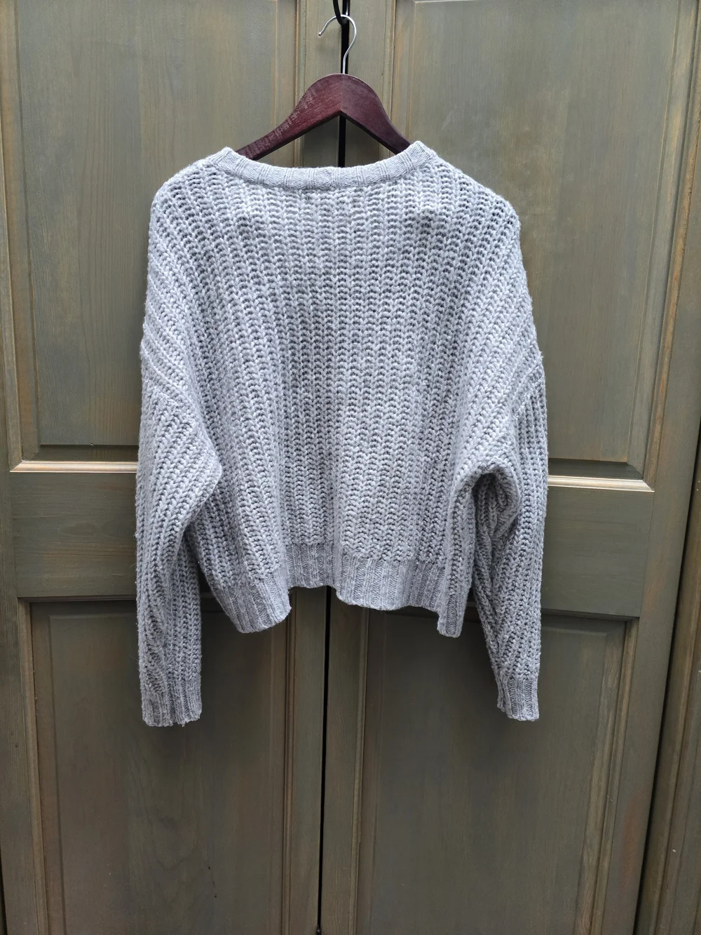 American Eagle Outfitters Light Gray Chunky Knit Crewneck Sweater - Picture 2 of 4